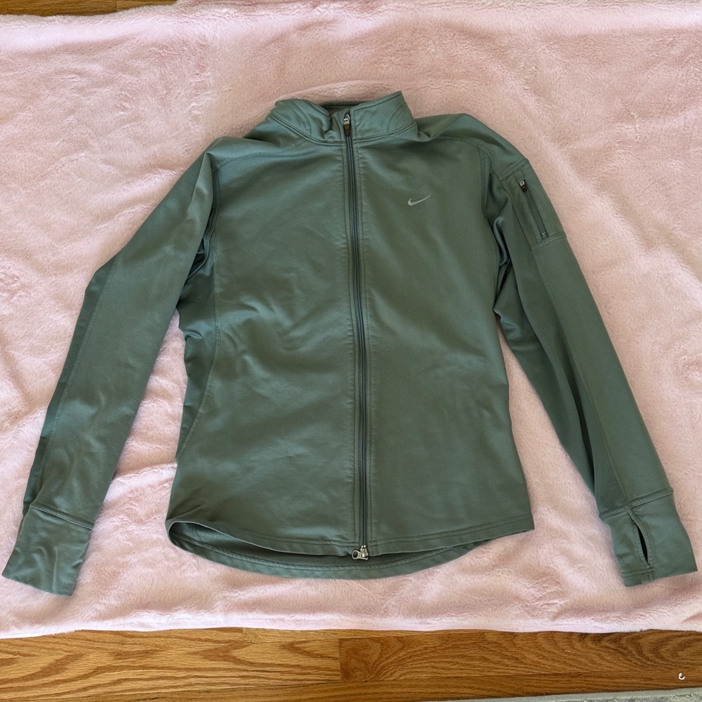 Nike Women's Zip-Up Jacket ** Bundle 5+ items and name your offer!!! 💖💞